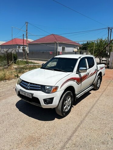 Mitsubishi L200-3