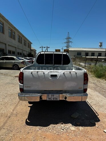 Mitsubishi L200-8