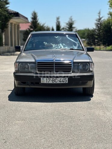 Mercedes 190-1