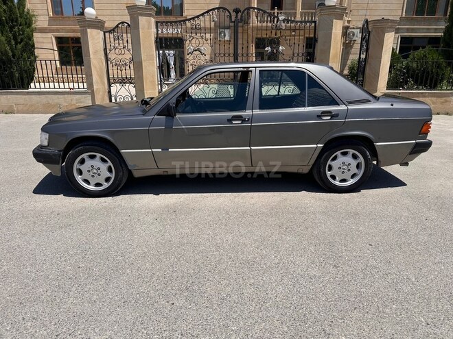 Mercedes 190-4