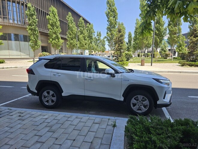 Toyota RAV4-6