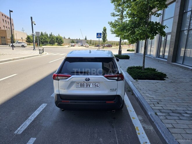 Toyota RAV4-10