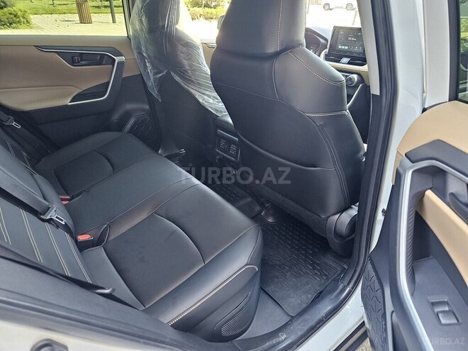 Toyota RAV4-18