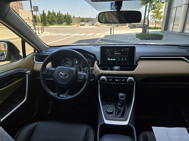 Toyota RAV4-19