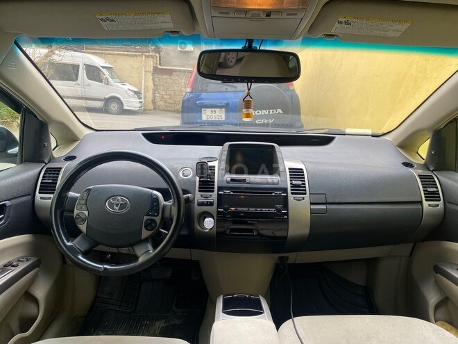 Toyota Prius-3