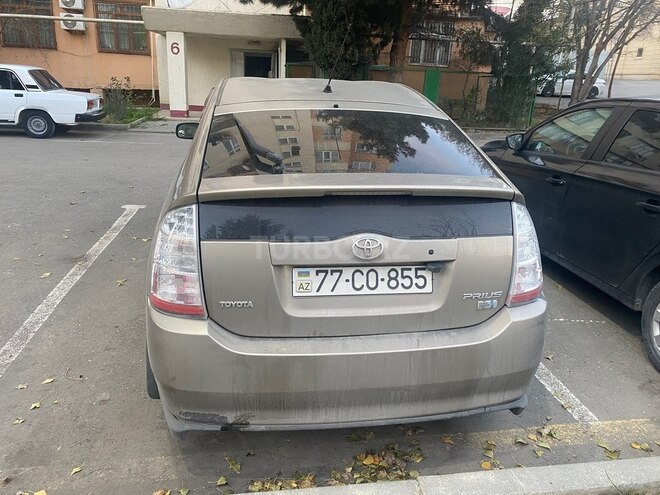 Toyota Prius-8
