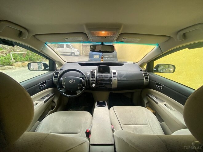 Toyota Prius-2