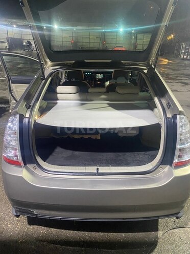 Toyota Prius-4