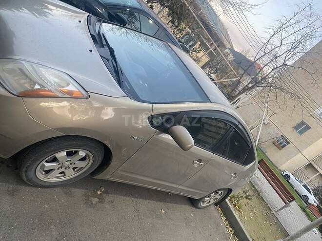 Toyota Prius-7