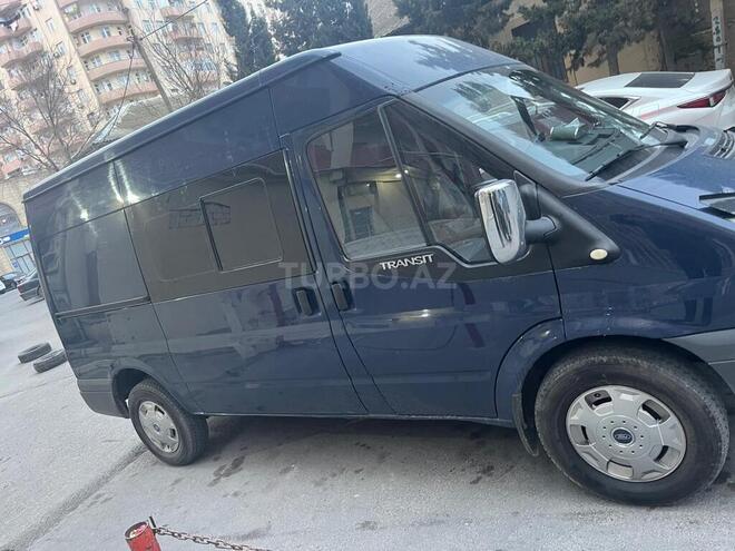 Ford Transit-4