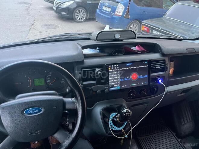 Ford Transit-6