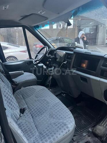 Ford Transit-5
