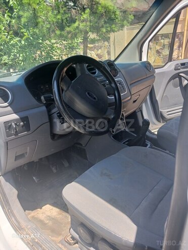 Ford Tourneo Connect-6