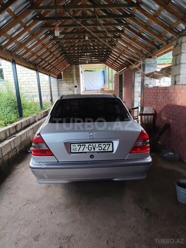 Mercedes C 220-2