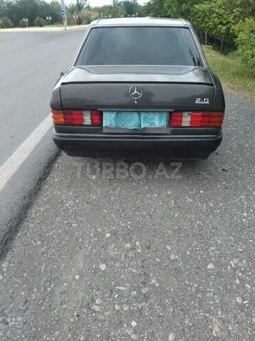 Mercedes 190-2