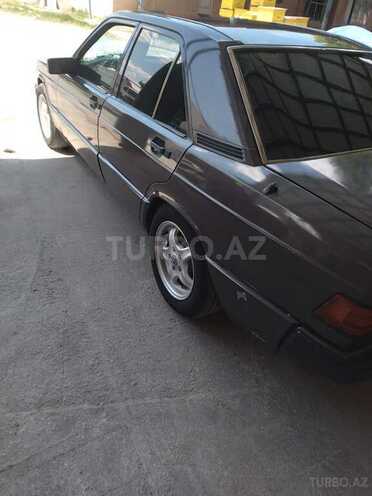Mercedes 190-5