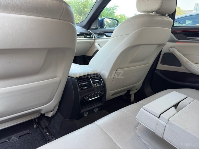 BMW 530e-6