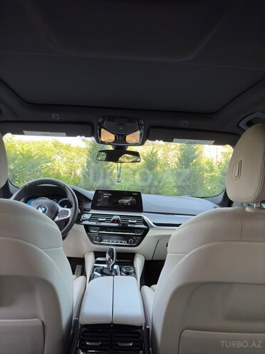 BMW 530e-4