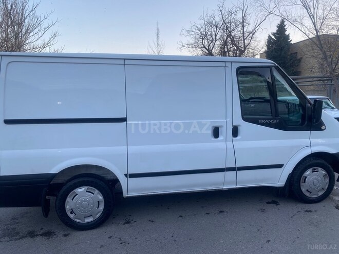 Ford Transit-5