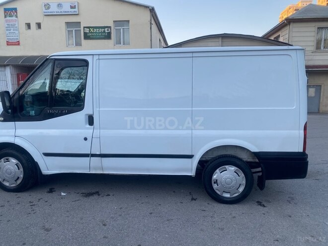 Ford Transit-4