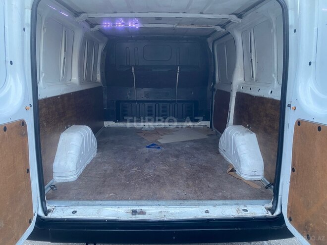 Ford Transit-8
