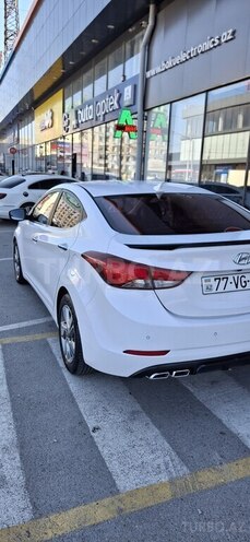 Hyundai Elantra-5