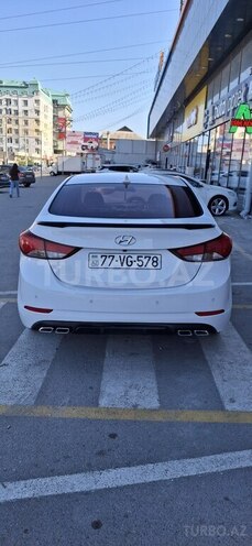 Hyundai Elantra-4