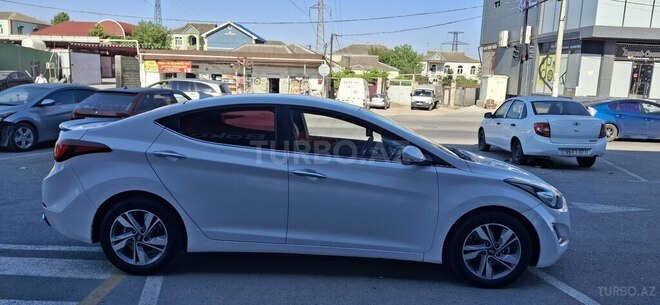 Hyundai Elantra-7