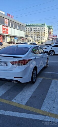 Hyundai Elantra-6