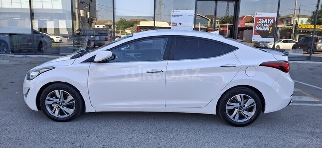 Hyundai Elantra-8