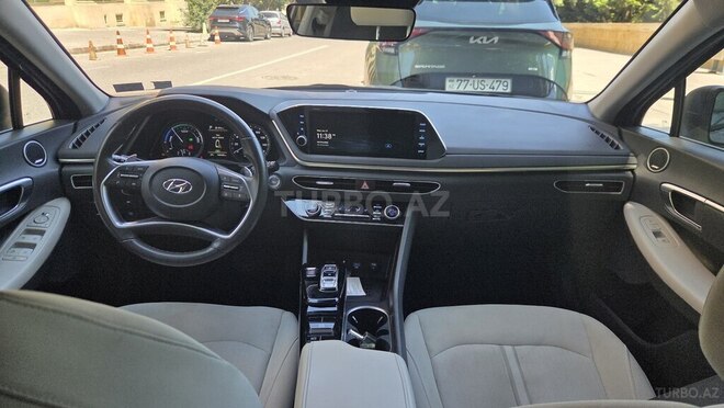 Hyundai Sonata-11