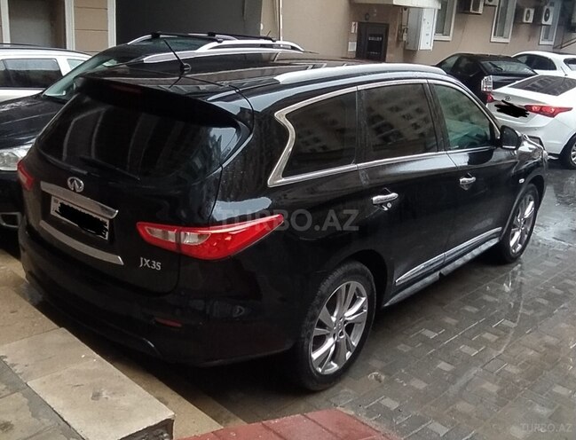 Infiniti JX35-2