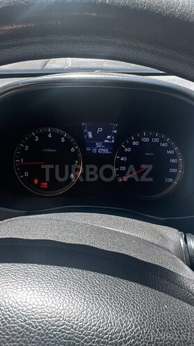 Hyundai Accent-2