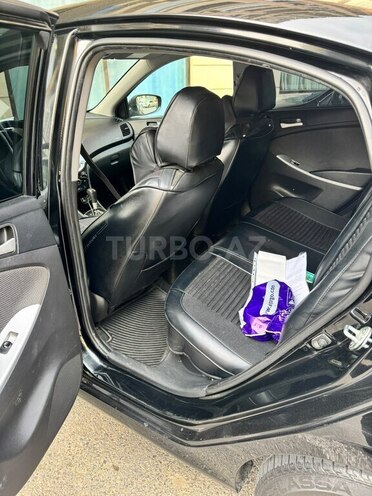 Hyundai Accent-5