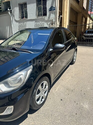 Hyundai Accent-7