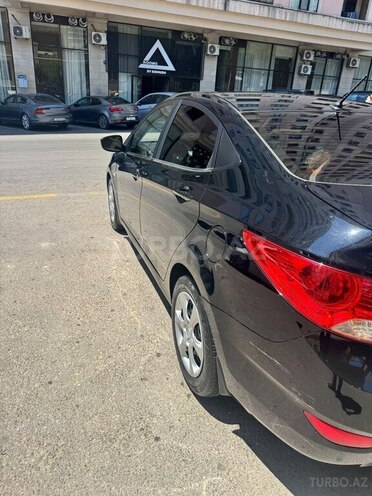 Hyundai Accent-9