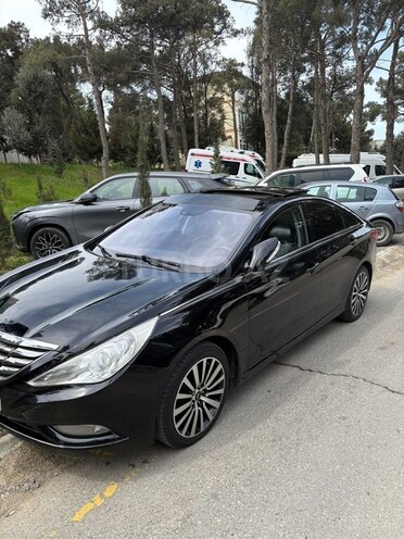 Hyundai Sonata-4