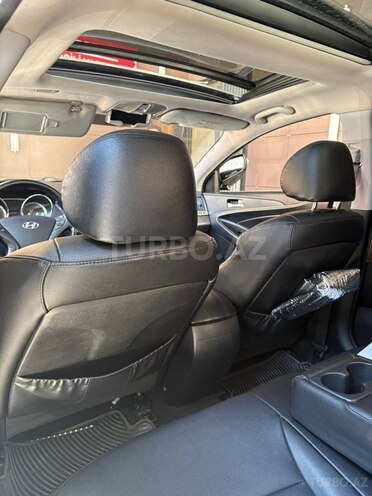 Hyundai Sonata-11