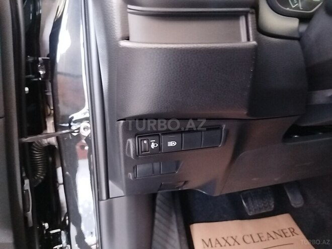 Toyota Corolla Cross-12