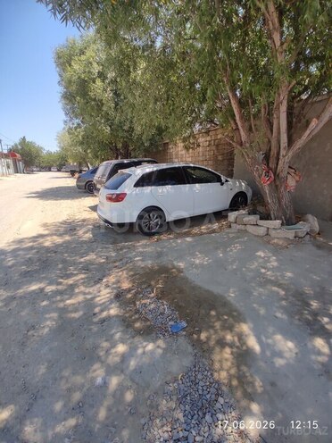SEAT Ibiza-2