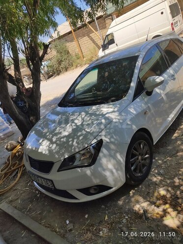 SEAT Ibiza-1