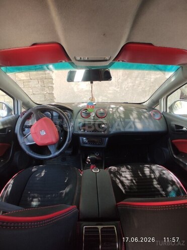 SEAT Ibiza-13