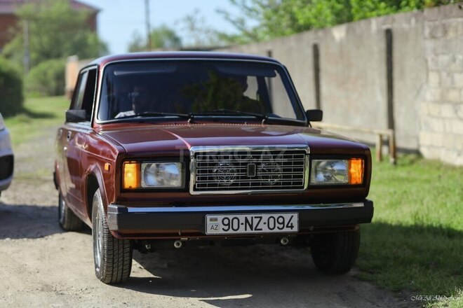 LADA (VAZ) 2107-1