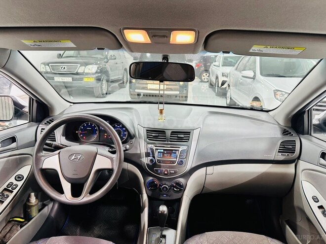 Hyundai Accent-8