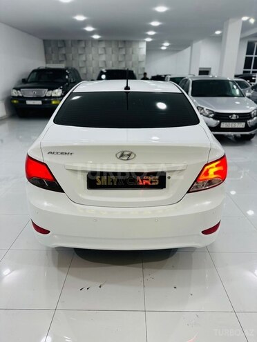 Hyundai Accent-6