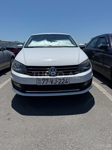 Volkswagen Polo-1