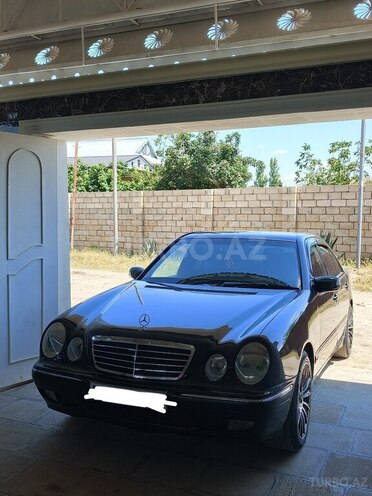Mercedes E 240-2