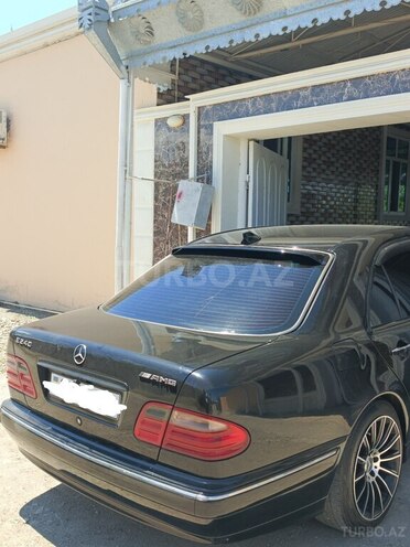 Mercedes E 240-6