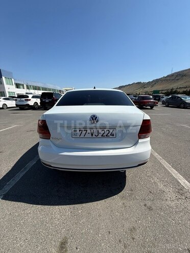 Volkswagen Polo-4