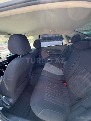 Volkswagen Polo-9